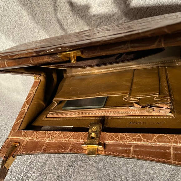 Genuine Alligator Purse by Bonwitt Teller - Picture 4 of 5
